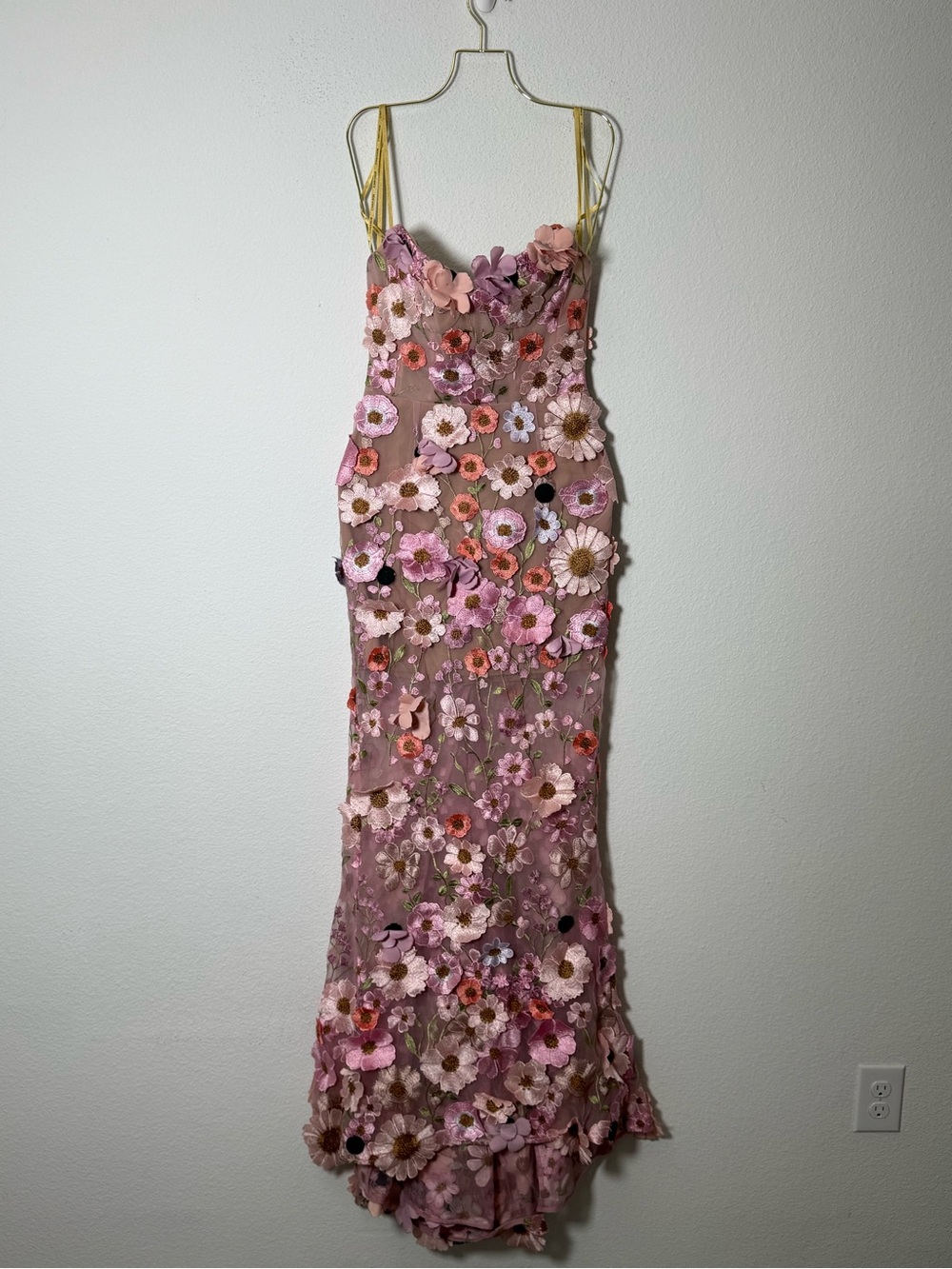 Bronx and Banco Jasmine 3D Floral Embroidered Mermaid Gown Pink M Wedding - Picture 2 of 10